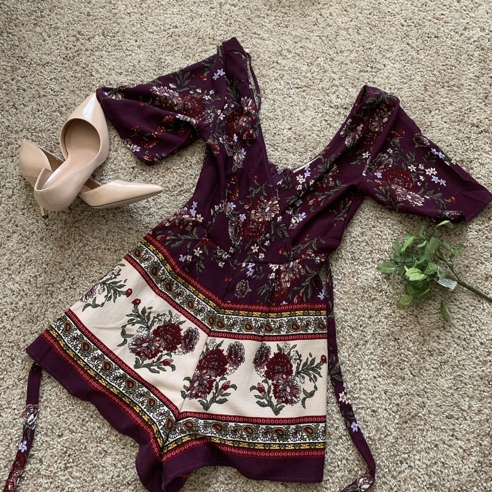 Francesca’s XS Maroon Romper